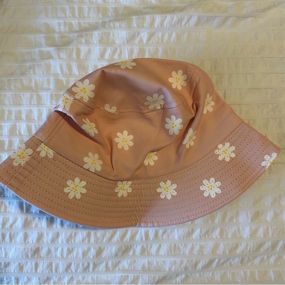 SHEIN Pink Daisy Bucket Hat